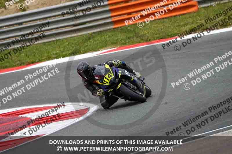 cadwell no limits trackday;cadwell park;cadwell park photographs;cadwell trackday photographs;enduro digital images;event digital images;eventdigitalimages;navarra;no limits trackdays;peter wileman photography;racing digital images;trackday digital images;trackday photos